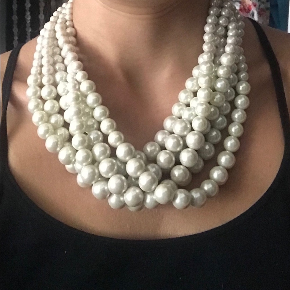 NWT!! Costume Pearl Layered Necklace